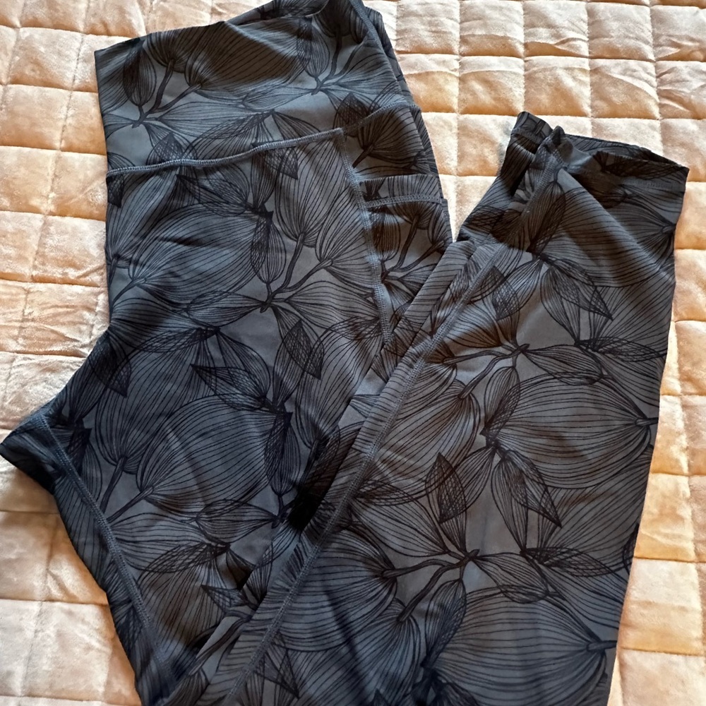 NY Collection Black Floral Leggings